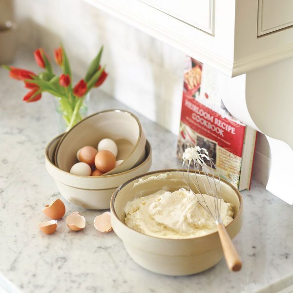 vintage mixing bowls