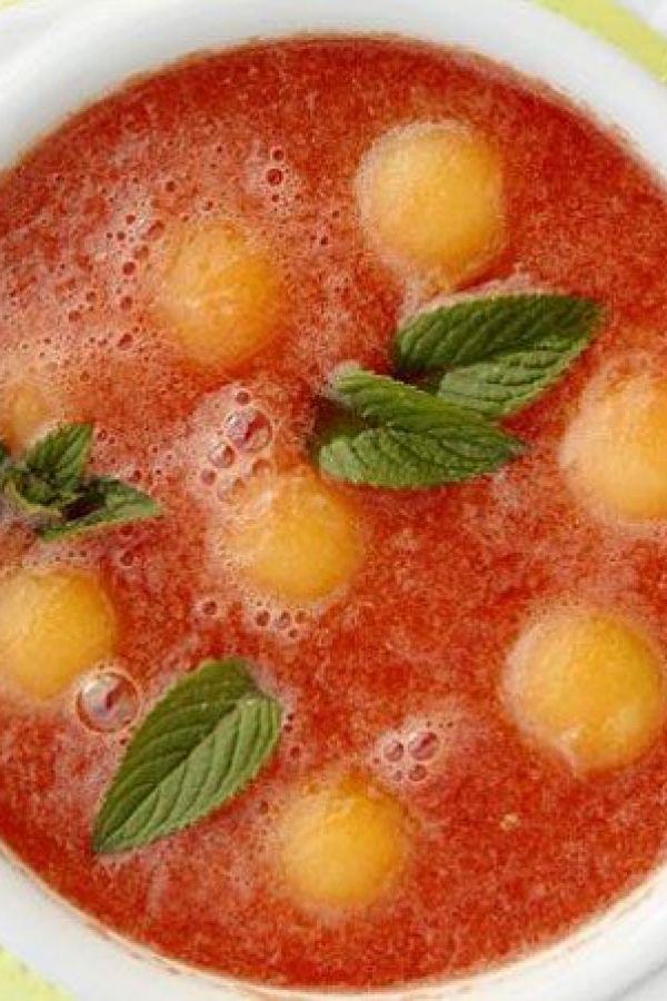Chilled Watermelon Soup with Melon - #recipe by #eatwell101 - https://www.eatwell101.com/chilled-watermelon-melon-soup