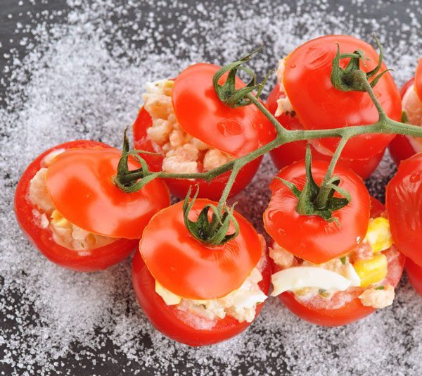 Corn,Cheese & Shrimp Salad In Tomatoes Cup