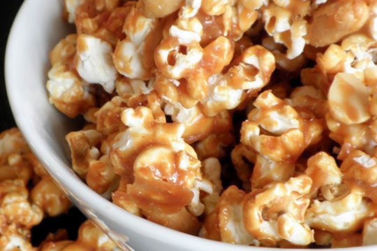 Caramel Popcorn with Peanut Butter