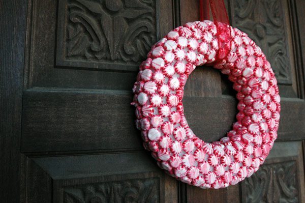 Halloween-candy-corn-wreath.