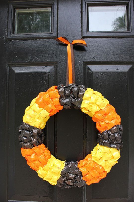 Halloween-feather-wreath