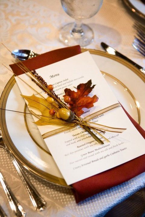 Simple-but-elegant-table-setting-for-fall