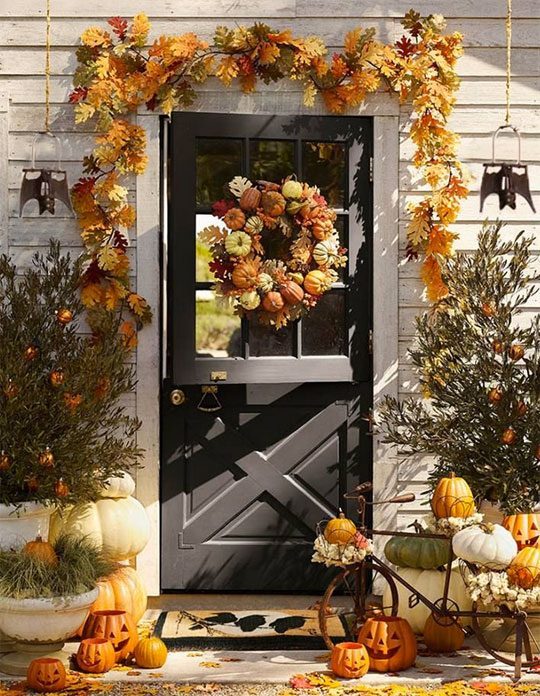 autumnal door decor