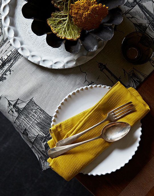 mustard-yellow-tablescape