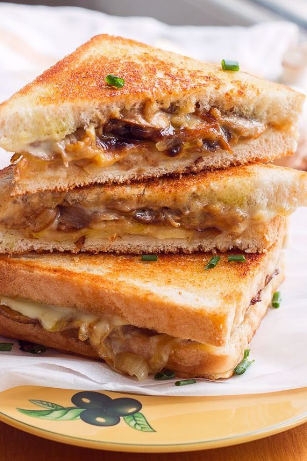 Ultimate Grilled Cheese with Caramelized Onions & Mushrooms - #recipe by #eatwell101 - https://www.eatwell101.com/grilled-cheese-sandwich-recipe