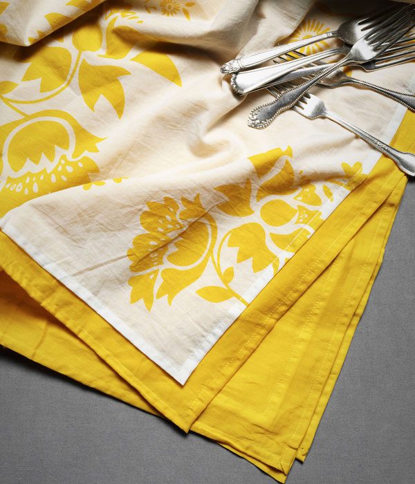 7 Pretty & Chic Deep Yellow Accessories
