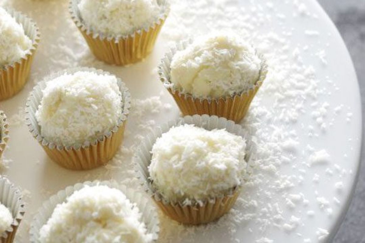 White Chocolate & Coconut Truffles