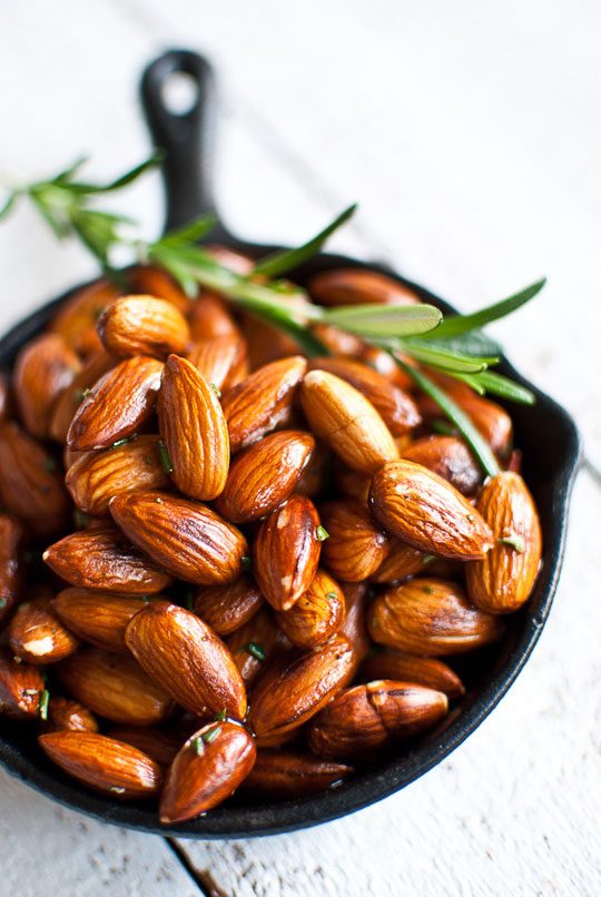 rosemary roasted almonds