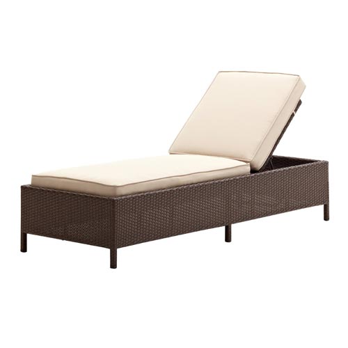 outdoor chaise lounge