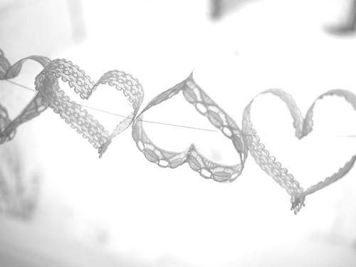 diy lace doilie garland