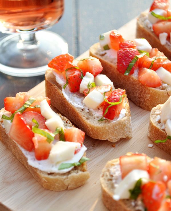 New Recipes: Tuna Cheese Puff Pastry, Strawberry Basil Crostini & More