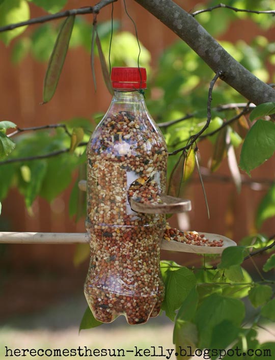 recylced wooden spoon bird feeder