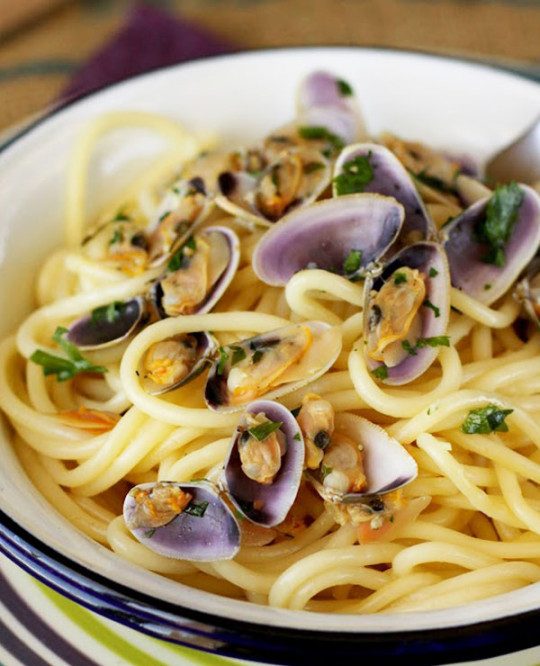 spaghetti with braised clams