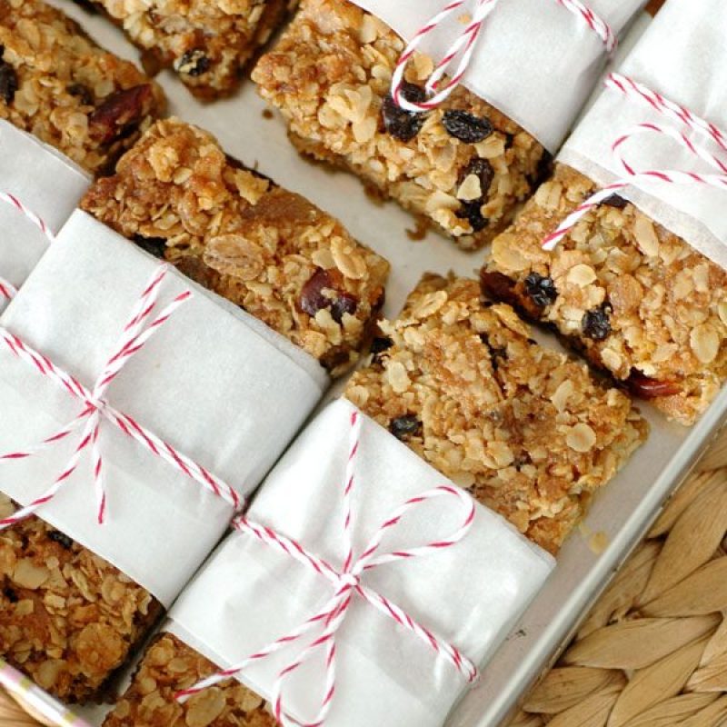 Spiced Fruits & Oat Muesli Bars Recipe — Eatwell101