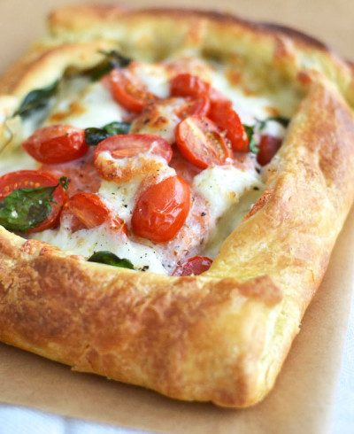 Salmon  & Mozarella Puff Pizza