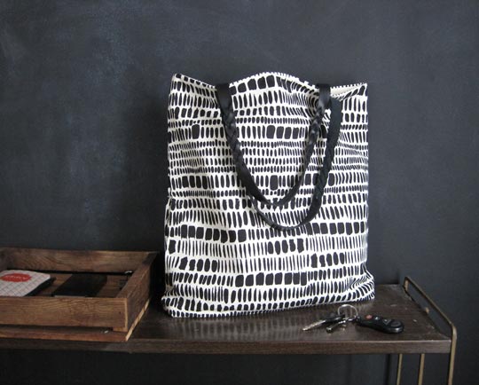 modern pattern market tote bag