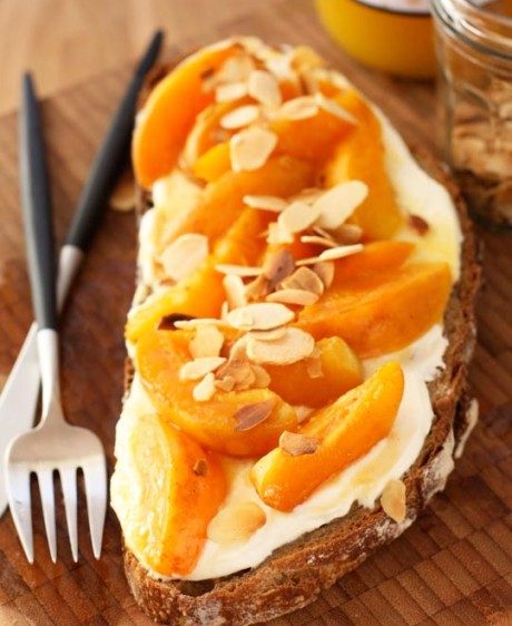 Apricots & Greek Yogurt Tartines