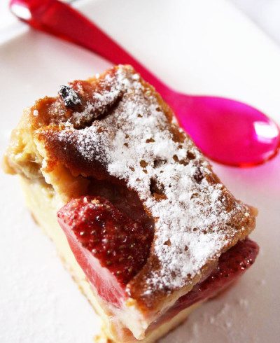 Rhubarb Strawberries Pudding Cake