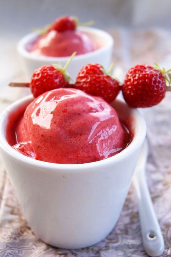Strawberry Sorbet - #recipe by #eatwell101 - https://www.eatwell101.com/strawberry-sorbet-recipe