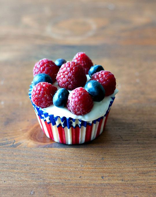 4th july cupcake with berries