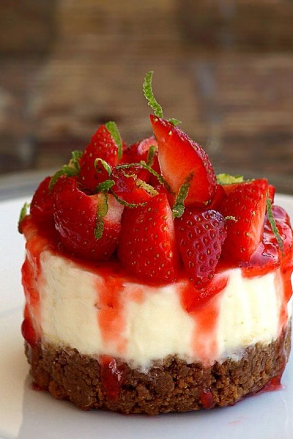 No-Bake Strawberry Cheesecakes - #recipe by #eatwell101 - https://www.eatwell101.com/no-bake-strawberry-lime-cheesecake-recipe