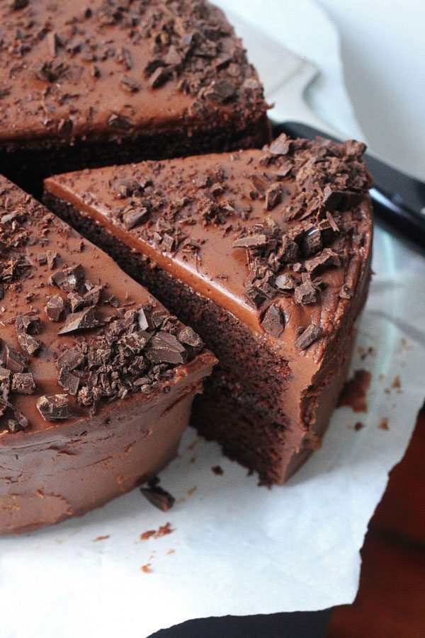 How to Perfectly Frost a Cake