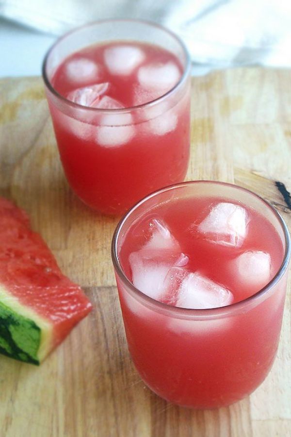 10-Minute Sparkling Watermelon Limeade - #recipe by #eatwell101 - https://www.eatwell101.com/sparkling-watermelon-limeade-recipe