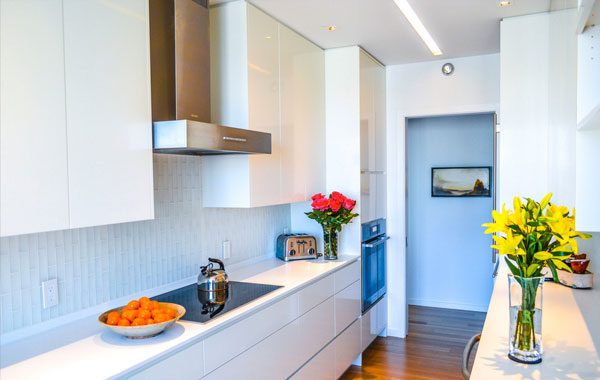 10 Ways to Add Color And Personality to a Neutral Kitchen
