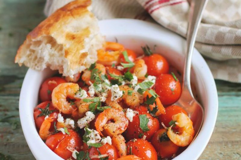 Cherry Tomatoes With Roasted Shrimps - #recipe by #eatwell101 - https://www.eatwell101.com/roasted-tomatoes-with-shrimps-recipe