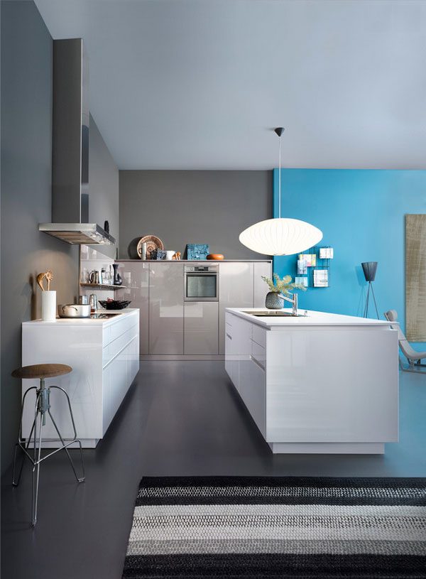 blue kitchen accent wall