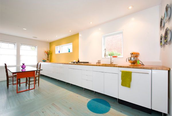 yellow kitchn accent wall