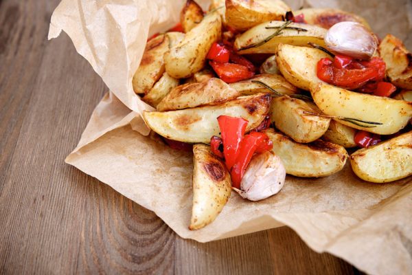 Potatoes baked with paprika and rosemary