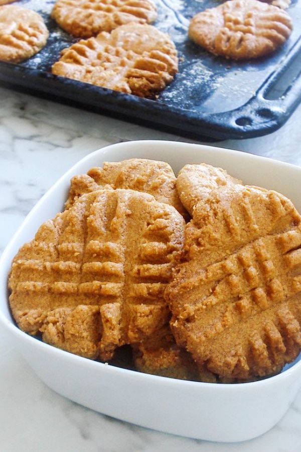 Peanut Butter Cookies - #recipe by #eatwell101 - https://www.eatwell101.com/speedy-peanut-butter-cookies-recipe