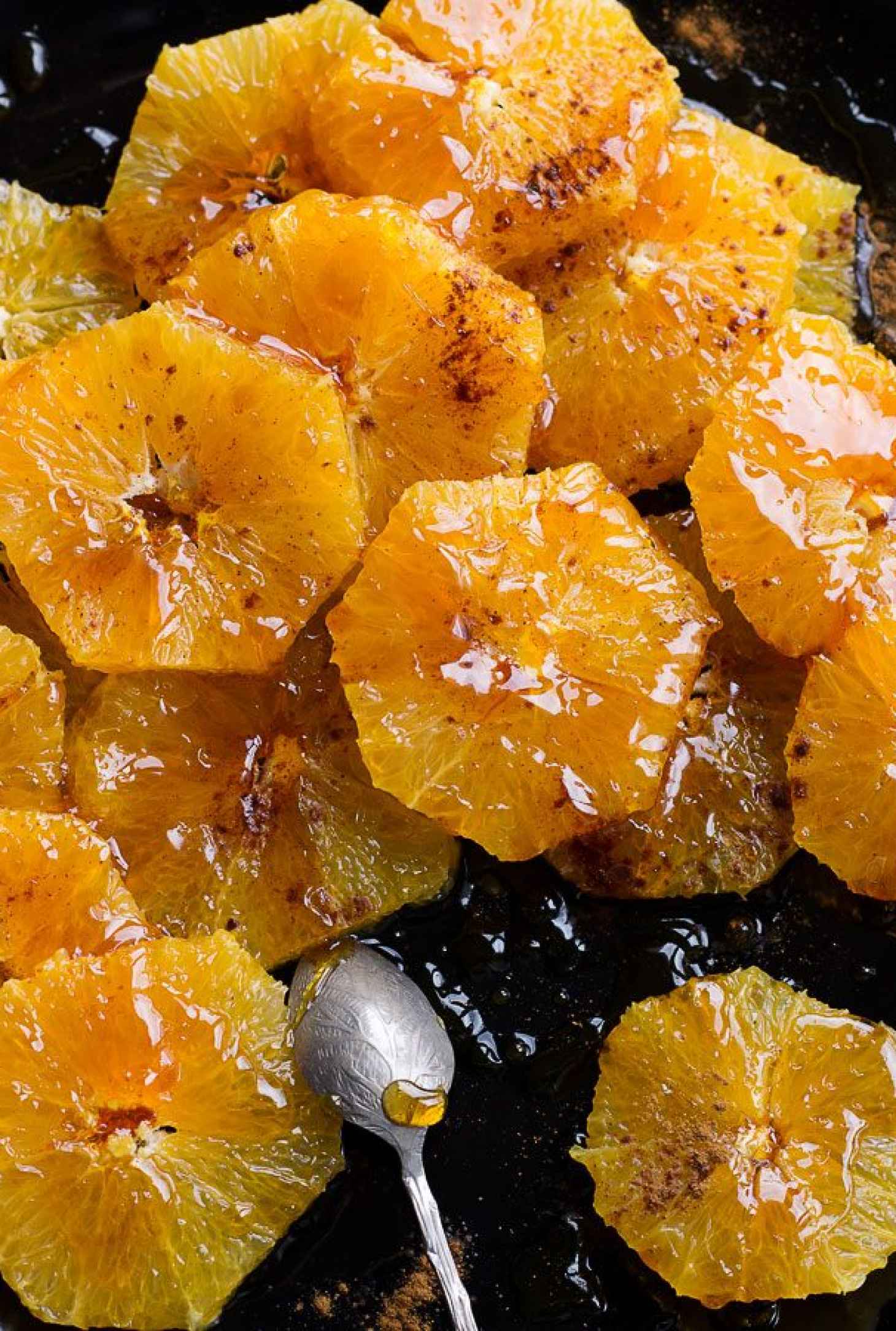 Caramelized Oranges Dessert - #recipe by #eatwell101 - https://www.eatwell101.com/caramelized-oranges-recipe