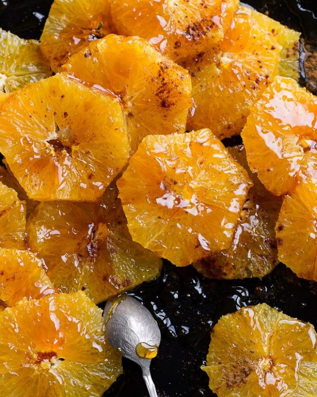 Caramelized Oranges Dessert - #recipe by #eatwell101 - https://www.eatwell101.com/caramelized-oranges-recipe