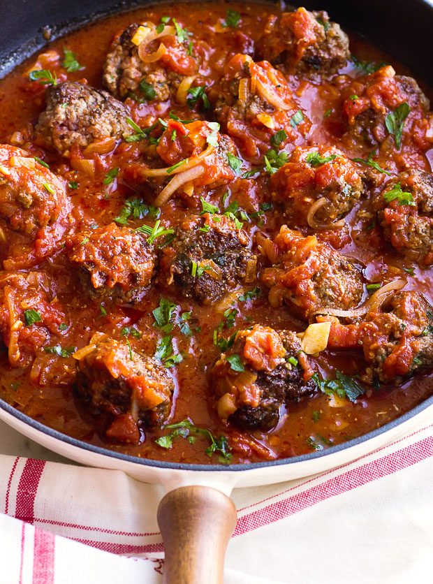Turkey Meatballs Recipe with Spicy Tomato Sauce — Eatwell101