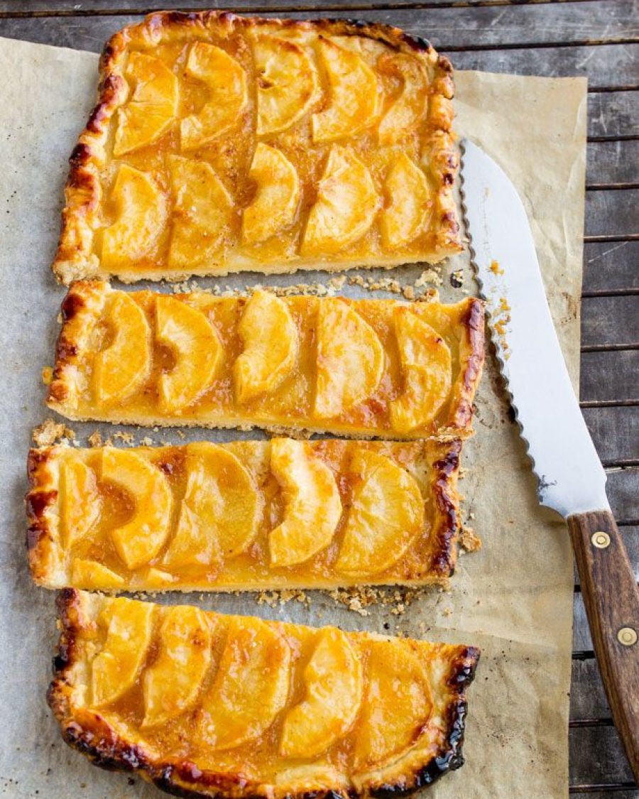 Galette Apple Tart Recipe - #recipe by #eatwell101 - https://www.eatwell101.com/easy-apple-tart-recipe