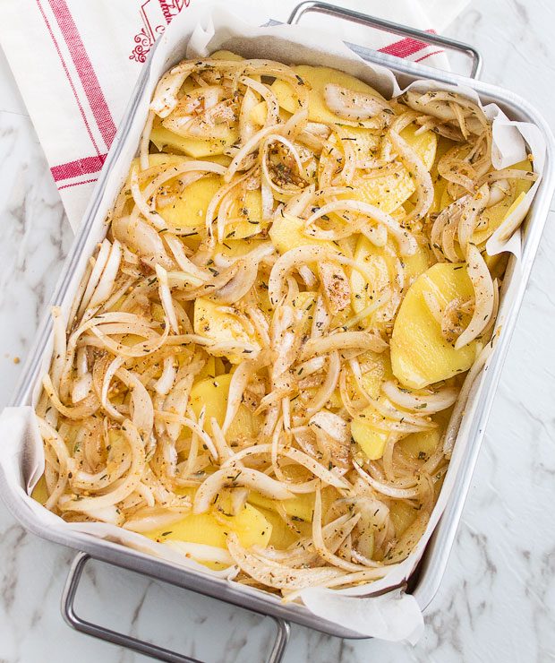 Spicy Potato Casserole Recipe With Onion and Cheese — Eatwell101