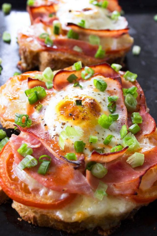 Sheet Pan Breakfast Toast with eggs, Ham, Tomato and Mozzarella