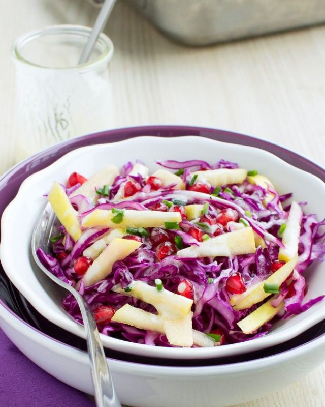 Clean Eating Red Cabbage Salad - #recipe by #eatwell101 - https://www.eatwell101.com/clean-eating-red-cabbage-salad
