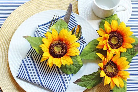 final envelope sunflower napkin fold