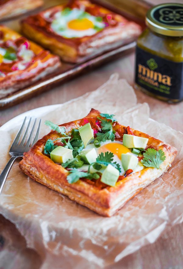 green harissa and egg puff pastry squares