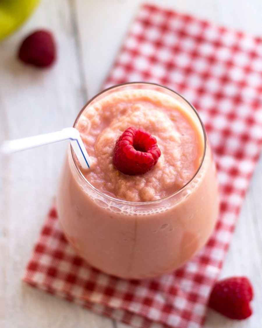 Apple-Raspberry Smoothie - #recipe by #eatwell101 - https://www.eatwell101.com/apple-raspberry-smoothie-recipe