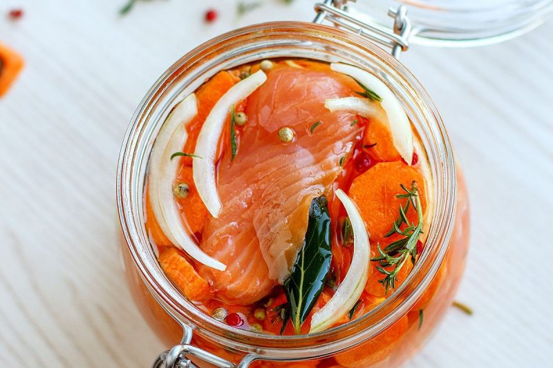 Marinated Smoked Salmon with Herbs & Carrot - #recipe by #eatwell101 - https://www.eatwell101.com/herbed-carrot-and-salmon-marinade-recipe