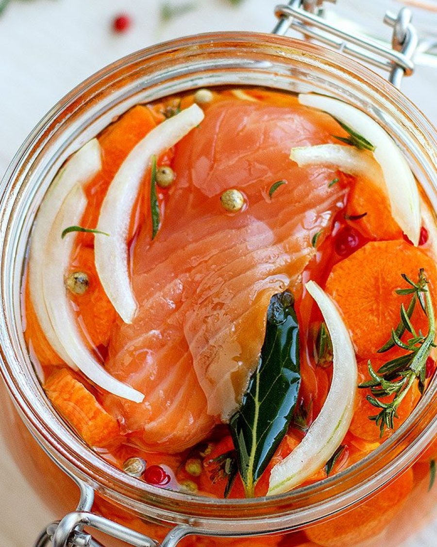 Marinated Smoked Salmon with Herbs & Carrot - #recipe by #eatwell101 - https://www.eatwell101.com/herbed-carrot-and-salmon-marinade-recipe