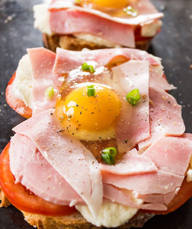 Ham, Tomato Mozzarella Pizza Toast Recipe — Eatwell101
