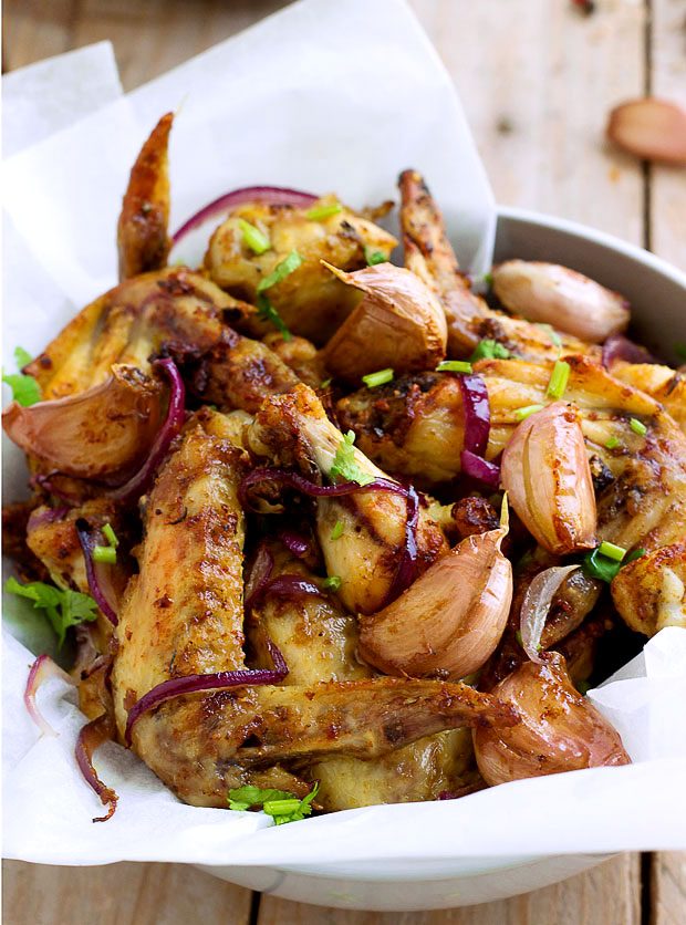 Baked Garlic Chicken Wings Recipe — Eatwell101