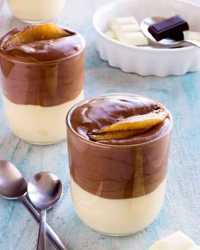 Double Chocolate Mousse With Caramelized Pear - #recipe by #eatwell101 - https://www.eatwell101.com/double-chocolate-mousse-recipe