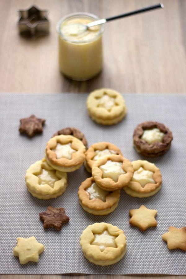 Dulce de Leche Sandwich Cookies - #recipe by #eatwell101 - https://www.eatwell101.com/dulce-de-leche-sandwich-cookies-recipe